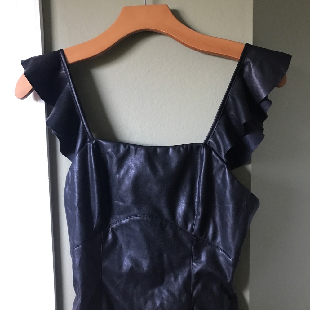 NWT Essue Women’s Faux Leather Cut Out Tie Back dress Small - Picture 6 of 10